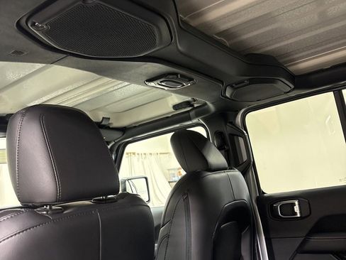 Used 2023 Jeep Wrangler Unlimited Sahara w/ Cold Weather Group image 27