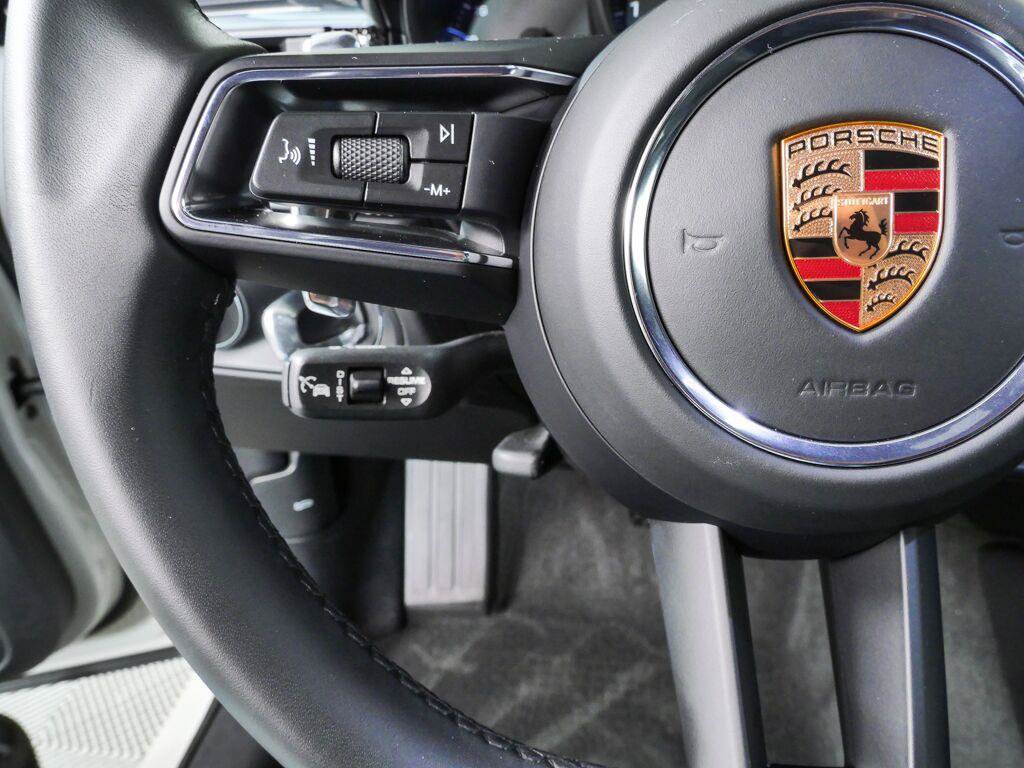 Certified 2026 Porsche Macan GTS AWD/4WD image 10