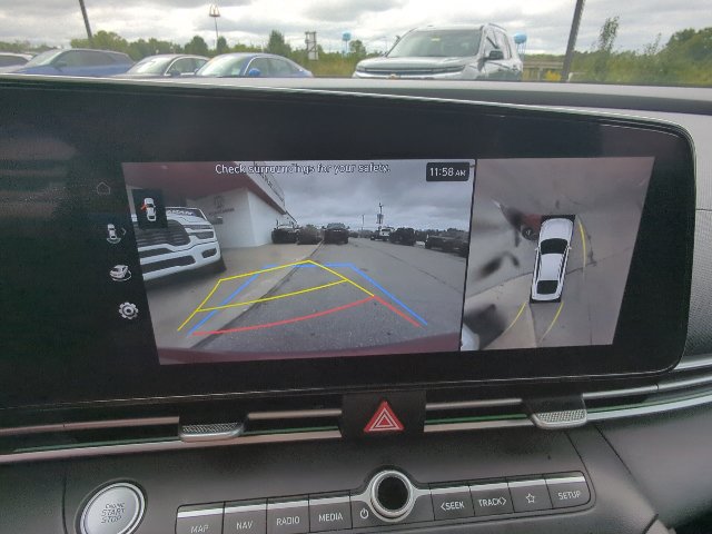 Used 2024 Hyundai Elantra Limited FWD image 19