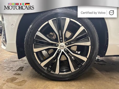 Certified 2023 Volvo XC60 B5 Plus w/ Protection Package Premier AWD/4WD image 33