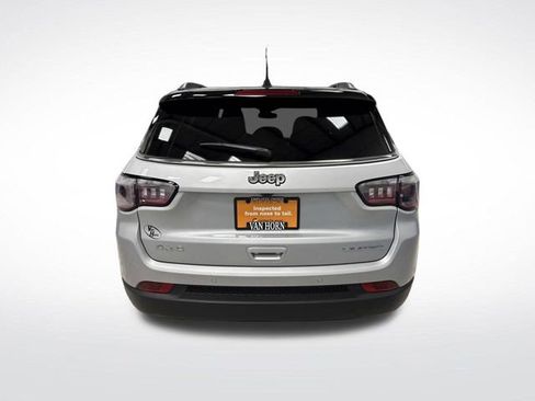 Certified 2025 Jeep Compass Limited image 12