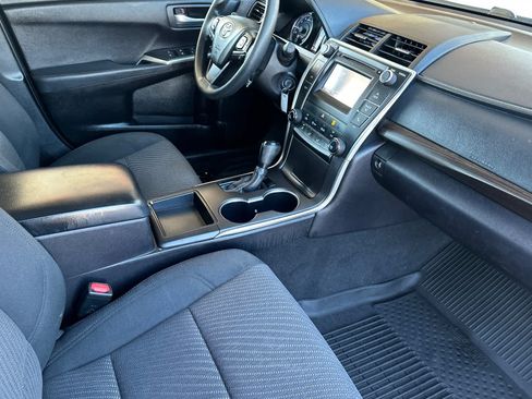 Used 2016 Toyota Camry LE FWD image 16
