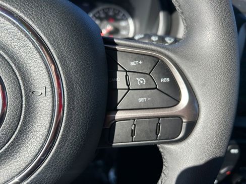 Used 2022 Jeep Renegade Latitude image 21