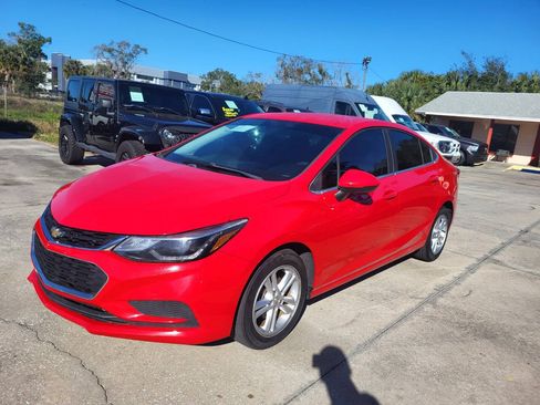 Used 2018 Chevrolet Cruze LT w/ LT Fleet Convenience Package FWD image 2