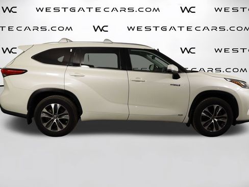 Used 2021 Toyota Highlander XLE image 41