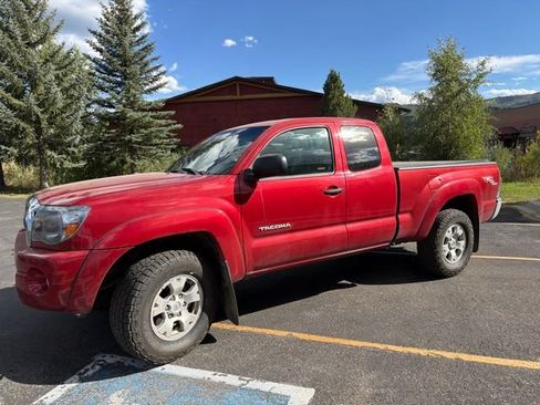 Used 2010 Toyota Tacoma 4x4 Access Cab V6 w/ TRD Off-Road Pkg image 6