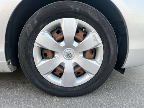 Used 2008 Toyota Camry LE FWD image 29