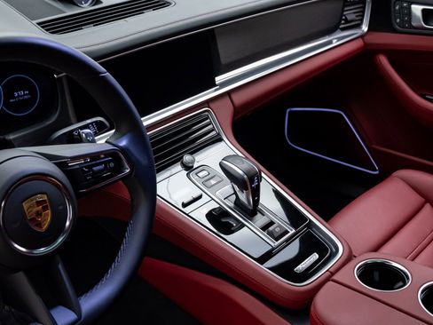 Certified 2023 Porsche Panamera Platinum Edition image 13