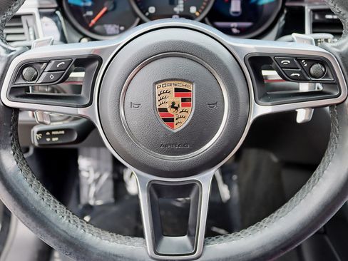 Used 2018 Porsche Macan Sport Edition AWD/4WD image 18