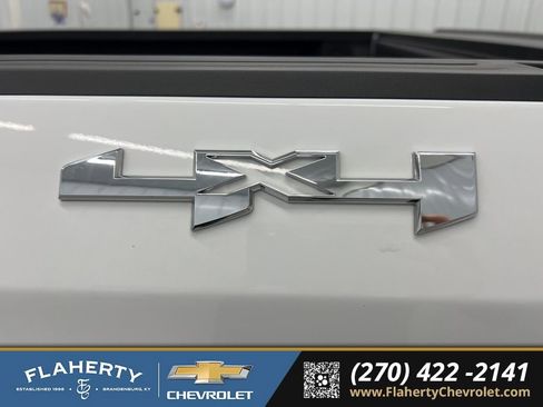 Used 2023 GMC Sierra 1500 Pro w/ Graphite Edition AWD/4WD image 19