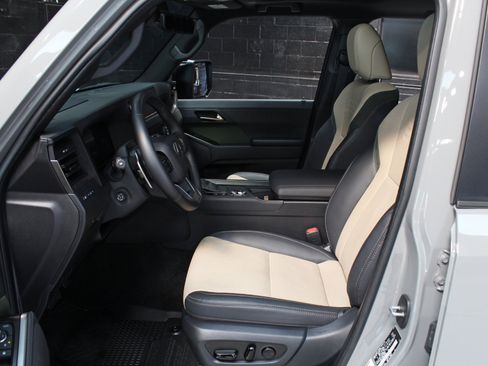 Used 2024 Lexus GX 550 AWD/4WD image 36