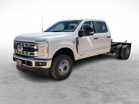 New 2026 Ford F350 XL w/ XL Chrome Package AWD/4WD image 5