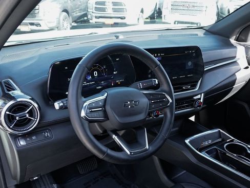 Used 2025 Chevrolet Equinox LT w/ Convenience Package II image 19