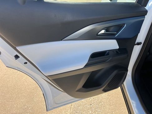 New 2026 Chevrolet Equinox EV LT image 31