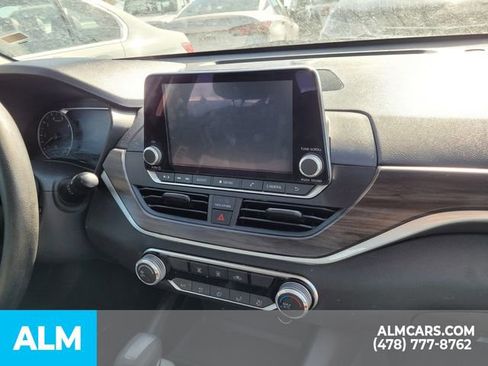 Used 2024 Nissan Altima 2.5 SV FWD image 17
