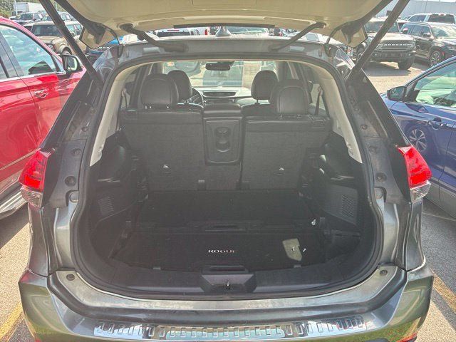 Used 2017 Nissan Rogue SL w/ SL Premium Package FWD image 16