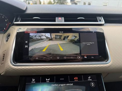 Used 2018 Land Rover Range Rover Velar R-Dynamic SE AWD/4WD image 18