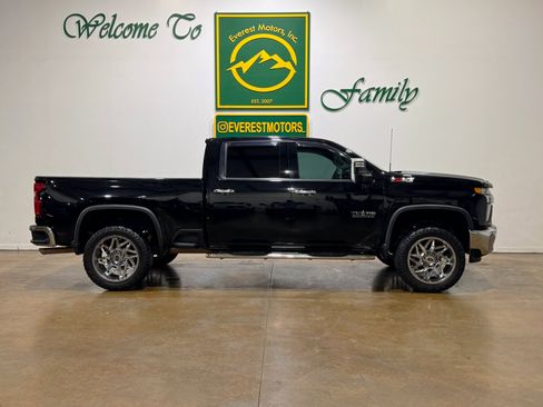Used 2020 Chevrolet Silverado 2500 LTZ w/ LTZ Texas Edition image 2