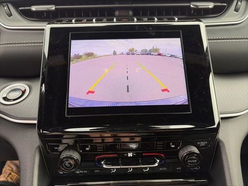 New 2025 Jeep Grand Cherokee Laredo image 13