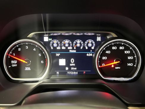 Used 2021 Chevrolet Suburban Premier AWD/4WD image 12