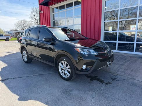 Used 2015 Toyota RAV4 Limited w/ Technology Package AWD/4WD image 2