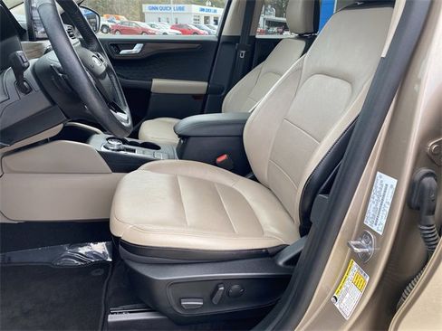 Used 2020 Ford Escape Titanium image 11