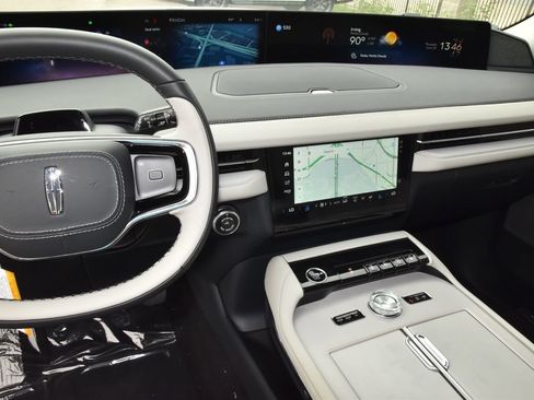 New 2026 Lincoln Navigator Reserve w/ Jet Appearance Package AWD/4WD image 26