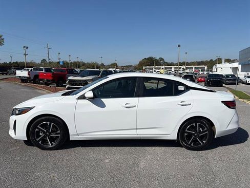Used 2025 Nissan Sentra SV image 4