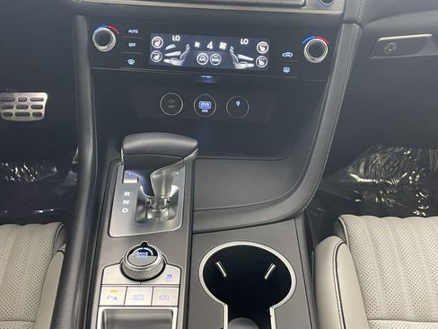 Used 2024 Genesis G70 2.5T w/ Sport Prestige Package image 18