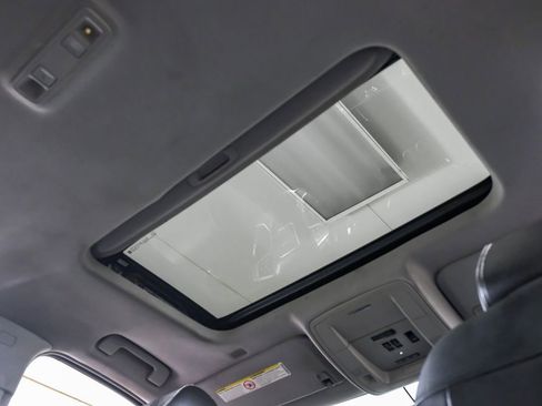 Used 2018 GMC Sierra 3500 Denali w/ Duramax Plus Package image 22