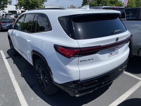 Used 2026 Buick Enclave Sport Touring w/ Power Package FWD image 2