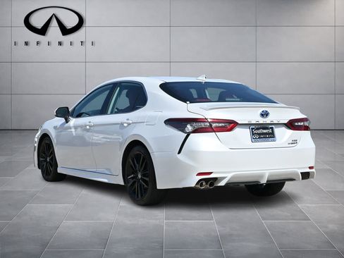 Used 2021 Toyota Camry XSE FWD image 5