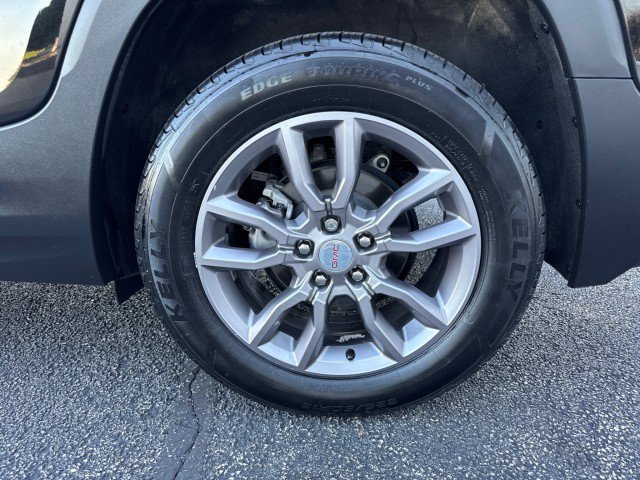 Used 2023 GMC Terrain SLT w/ Tech Package FWD image 12