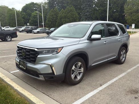 Used 2025 Honda Pilot EX-L image 19