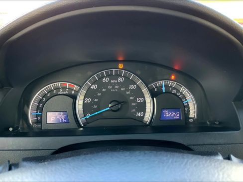 Used 2014 Toyota Camry SE FWD image 24