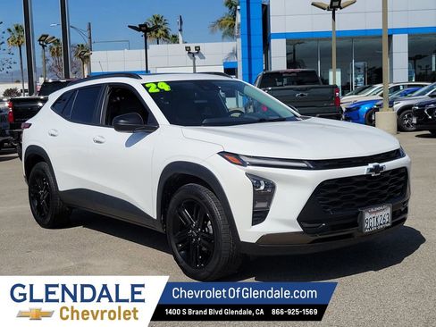 Used 2024 Chevrolet Trax ACTIV w/ Sunroof Package image 10