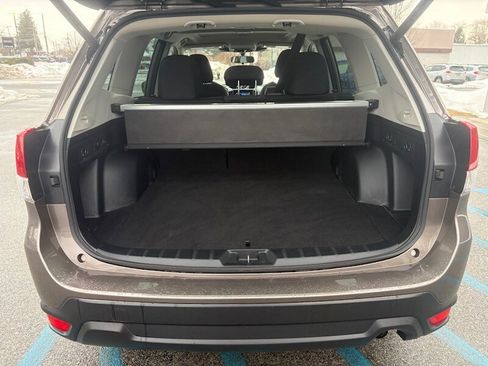 Used 2023 Subaru Forester Premium image 7