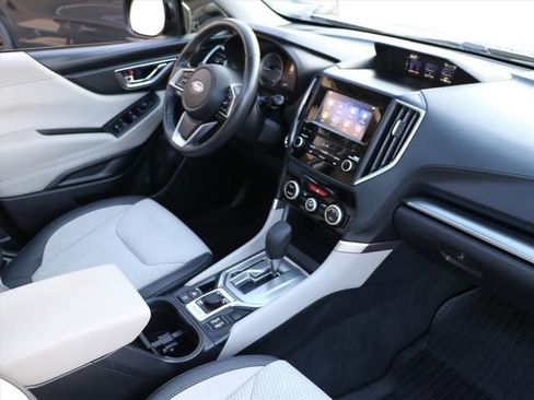 Used 2023 Subaru Forester Premium image 11