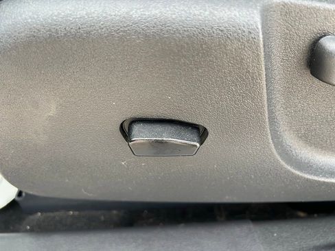 Used 2012 Jeep Liberty Sport image 27