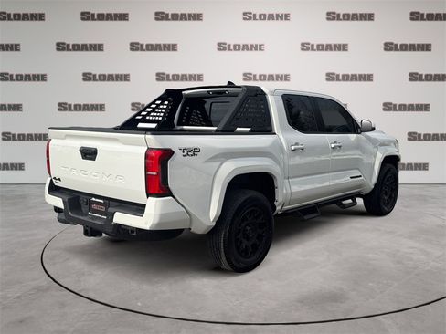 Used 2024 Toyota Tacoma TRD Sport w/ TRD Sport Upgrade Package image 5