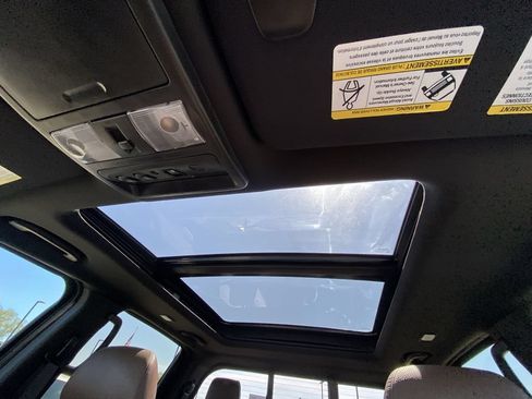 Used 2021 Nissan Titan Platinum Reserve w/ Moonroof Package AWD/4WD image 15