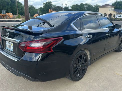 Used 2017 Nissan Altima 2.5 SR w/ Midnight Edition Package FWD image 5