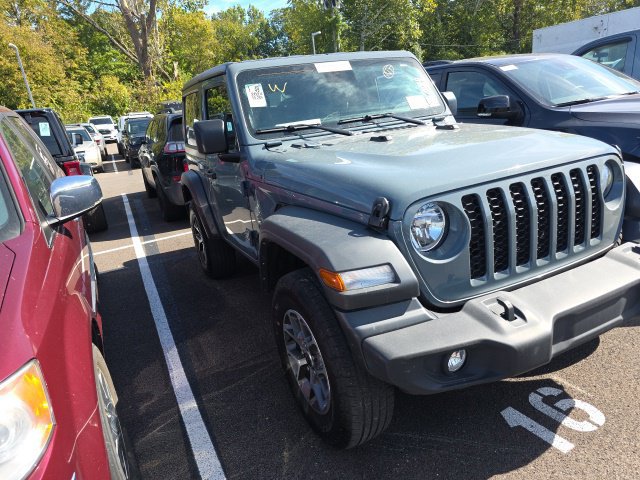 Used 2024 Jeep Wrangler Sport AWD/4WD image 3