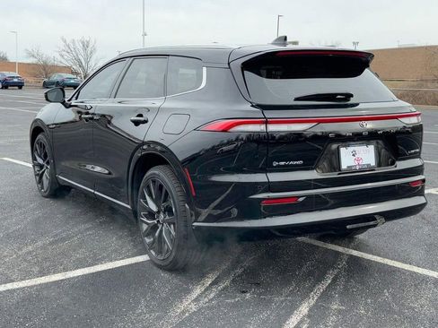 Certified 2025 Toyota Crown Signia w/ Advanced Technology Package image 9