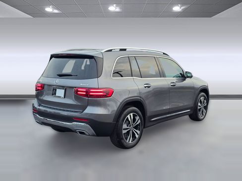 Used 2026 Mercedes-Benz GLB 250 4MATIC image 8