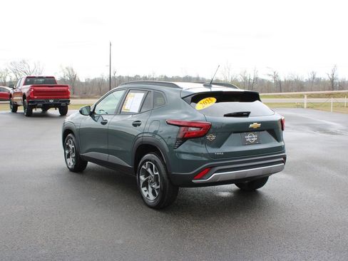 Used 2025 Chevrolet Trax LT image 7