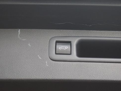 Used 2022 Toyota Highlander XLE image 13