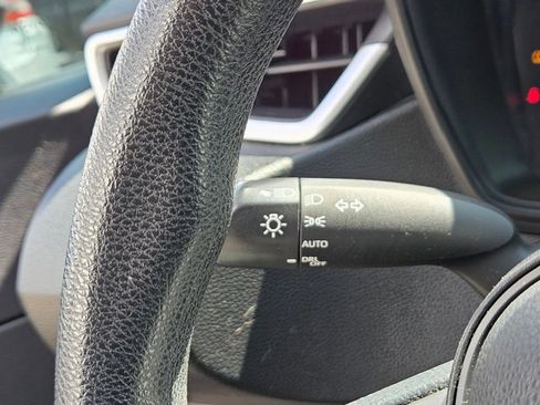 Used 2021 Toyota Corolla LE image 22