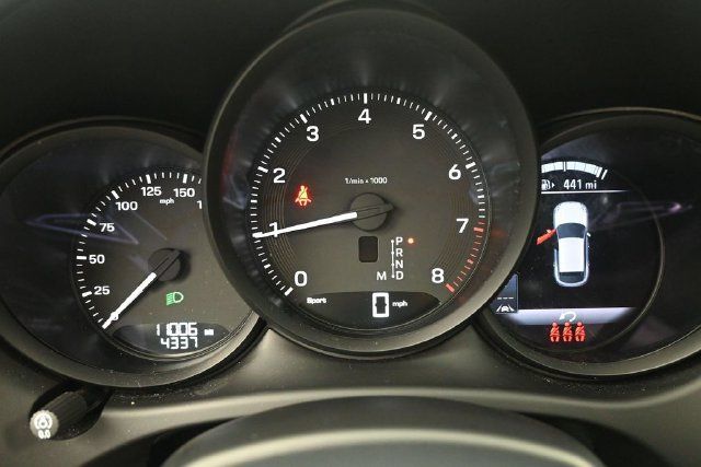 Used 2025 Porsche Macan AWD/4WD image 25