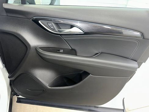 Certified 2023 Buick Envision Essence image 32